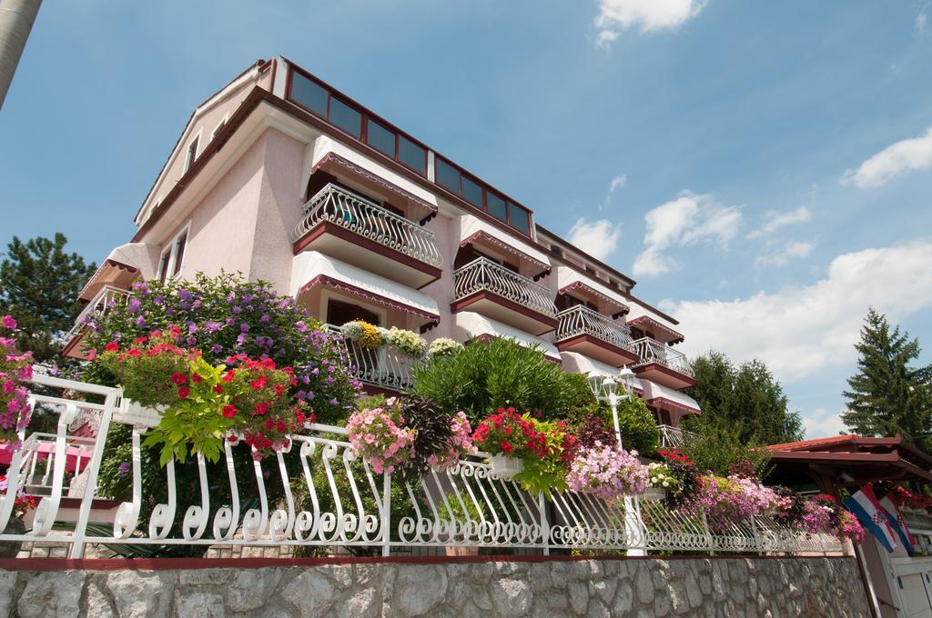 Bed & Breakfast Villa Klara Icici Bagian luar foto