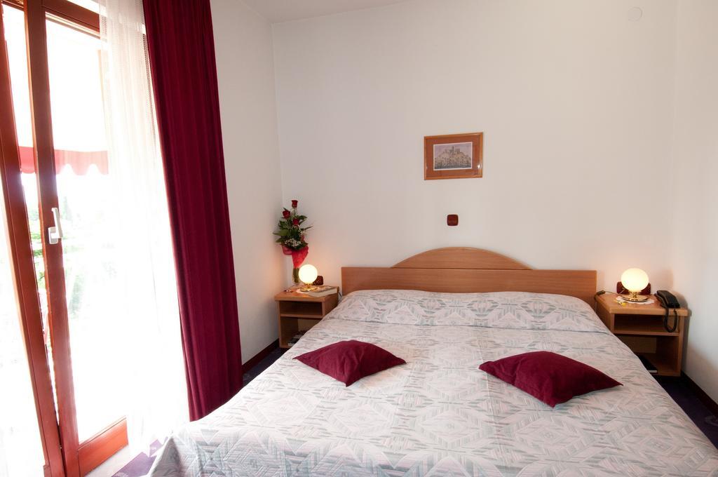 Bed & Breakfast Villa Klara Icici Ruang foto