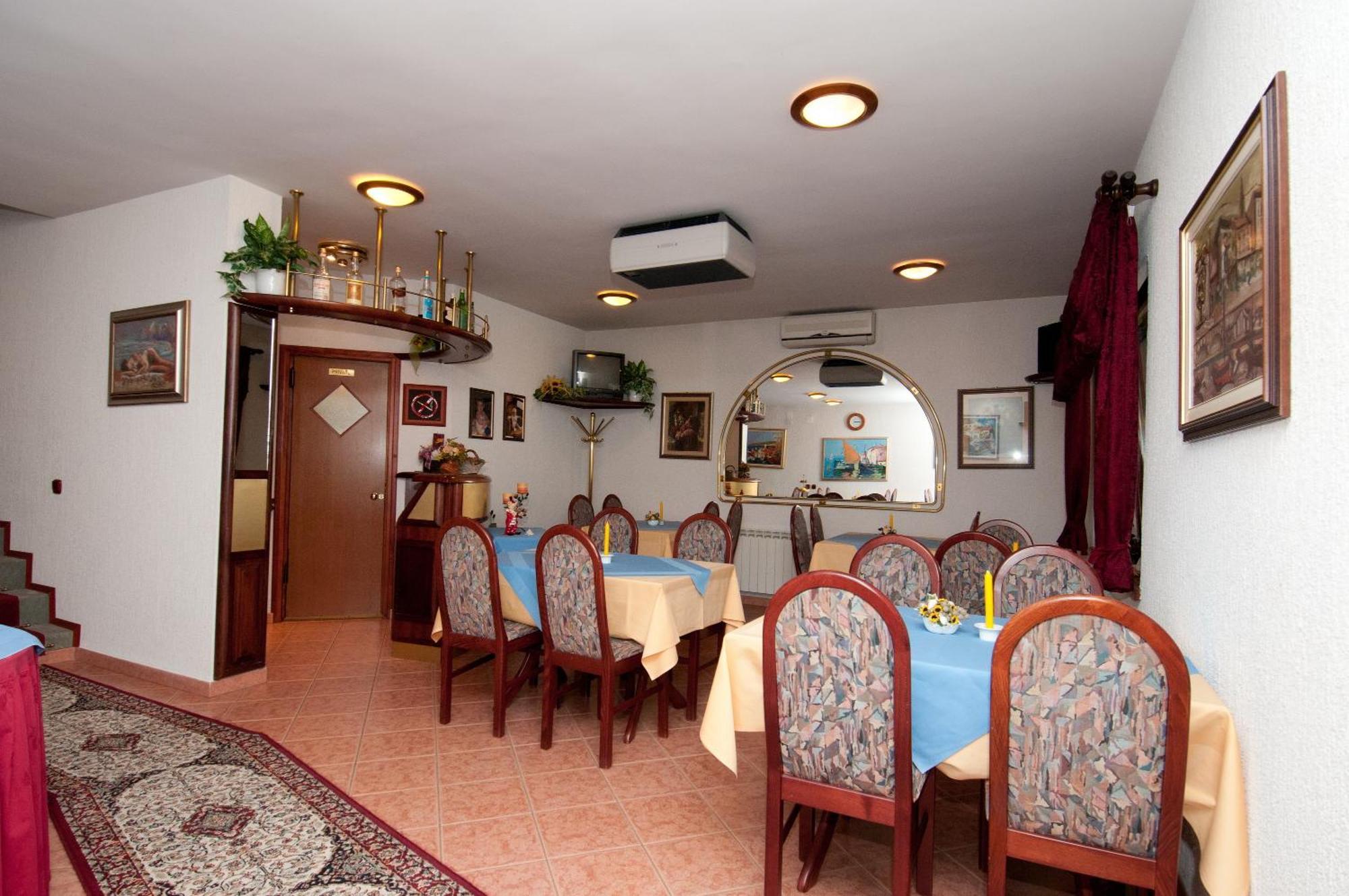 Bed & Breakfast Villa Klara Icici Bagian luar foto