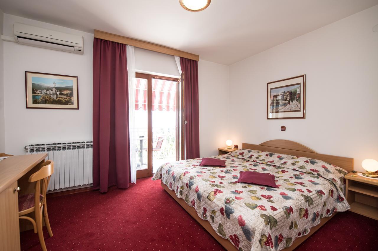 Bed & Breakfast Villa Klara Icici Bagian luar foto
